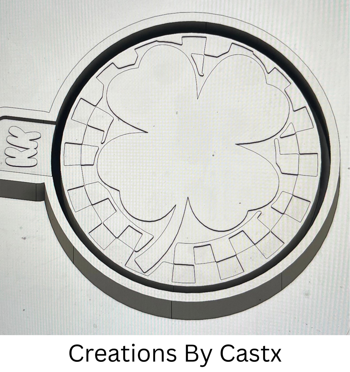 Checkered Print Circle with Clover Mold