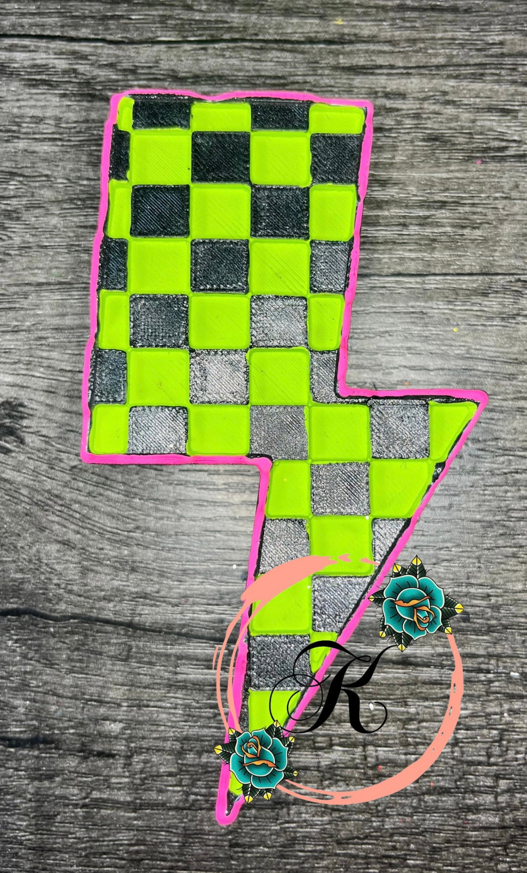 Checkered Print Bolt Mold