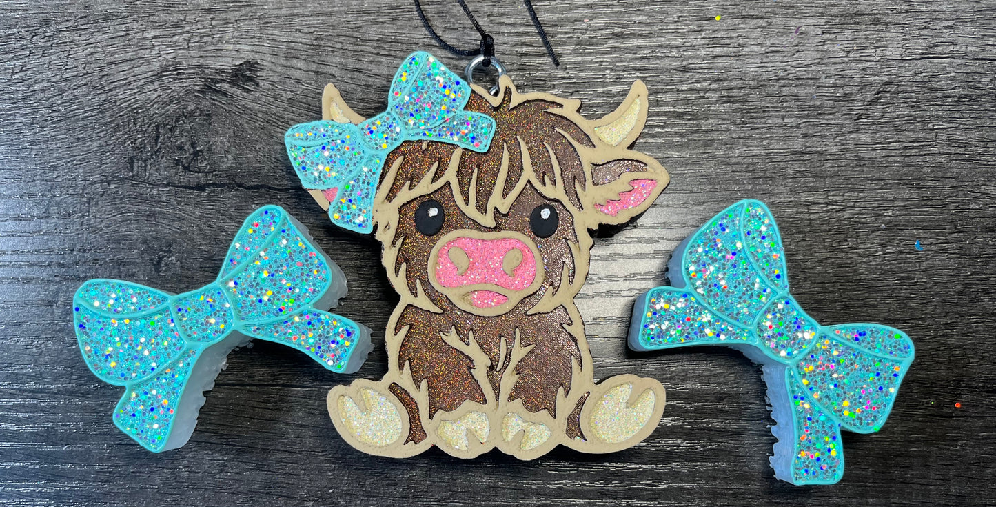 Highland with Bow Mold