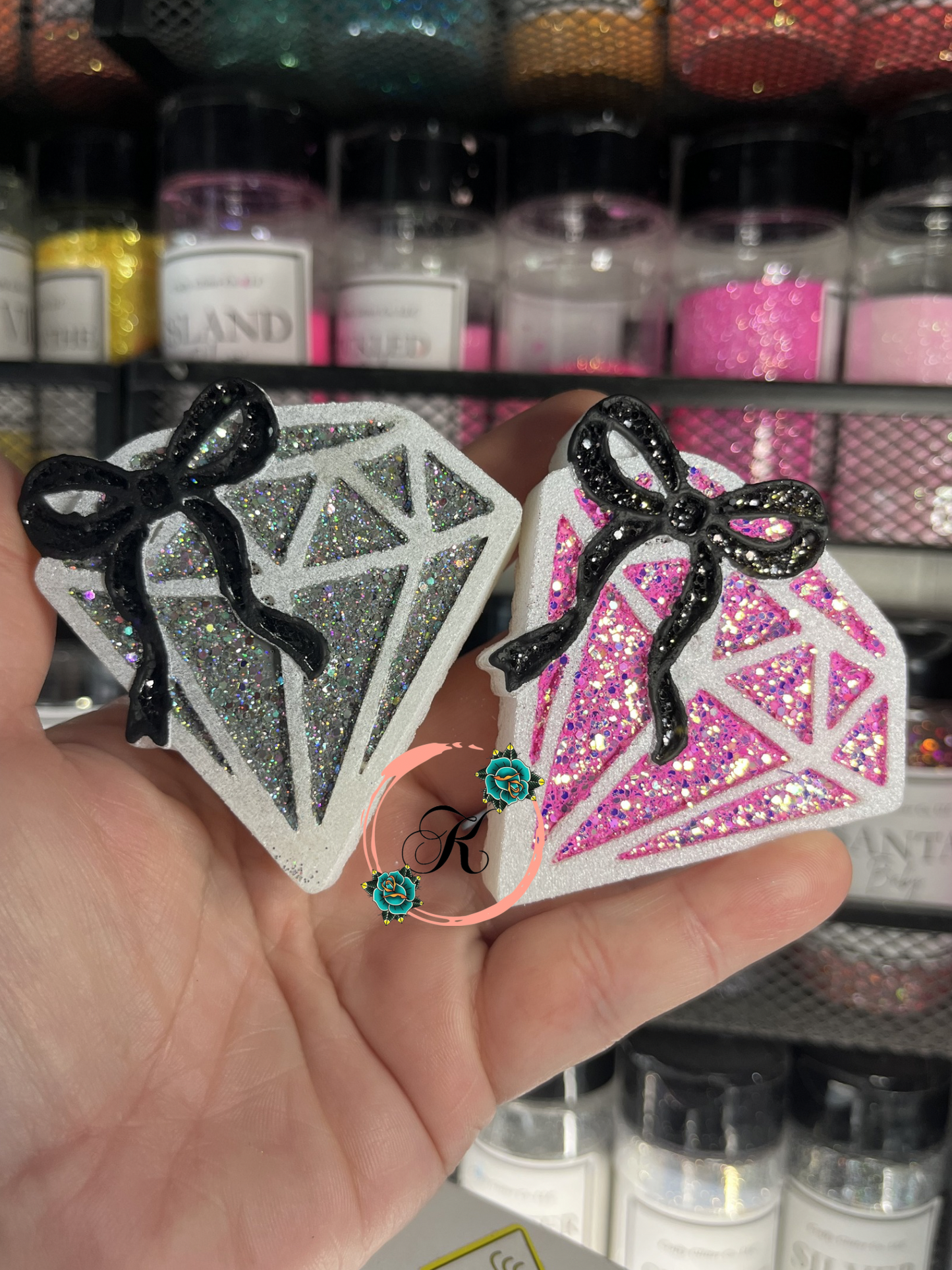 Diamond with Bow Vents