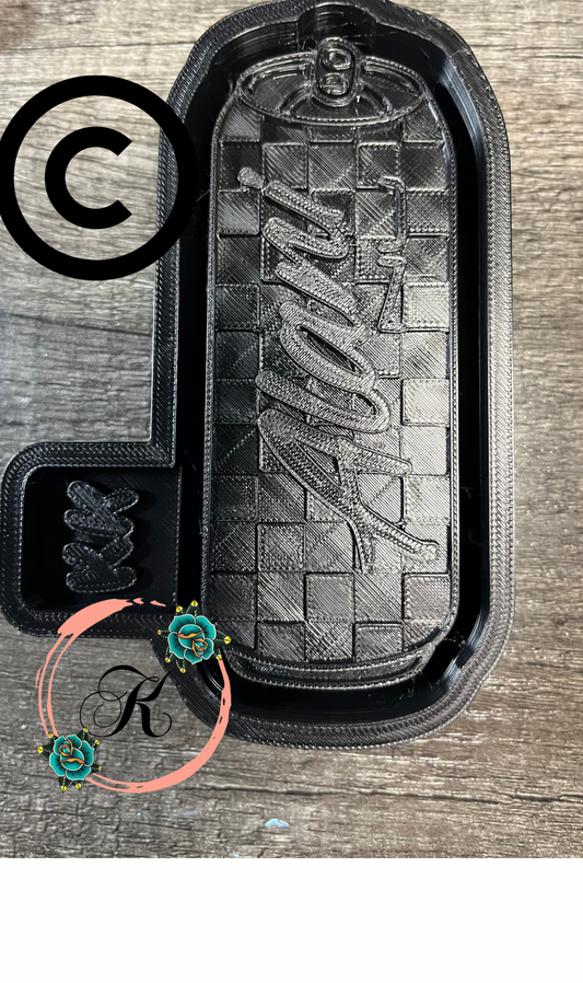 A Checkered Print Can Mold