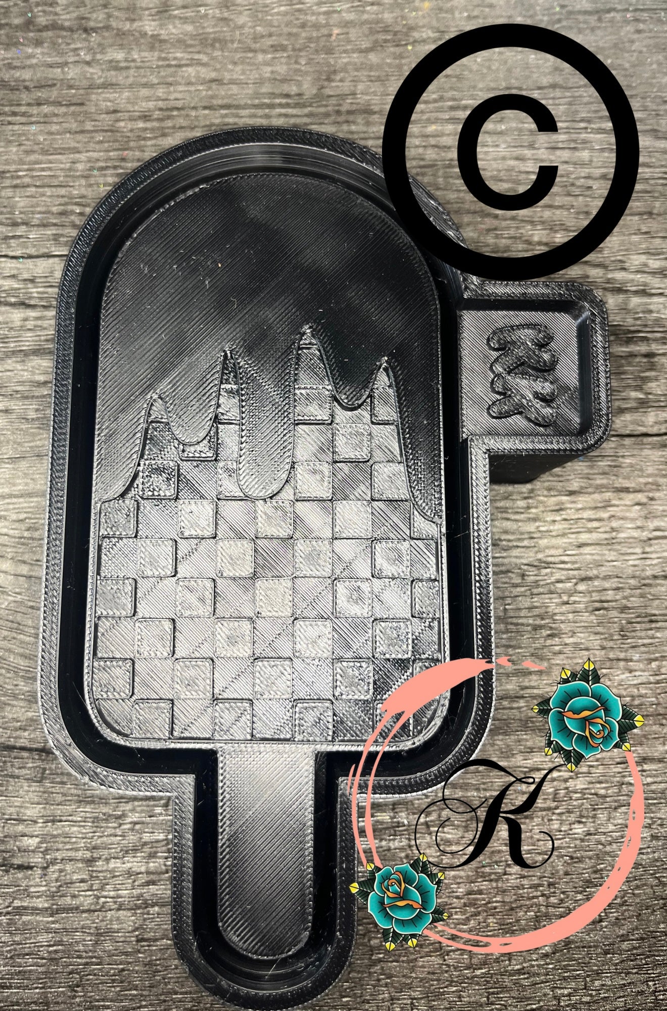 Drippy Checkered Popsicle Mold