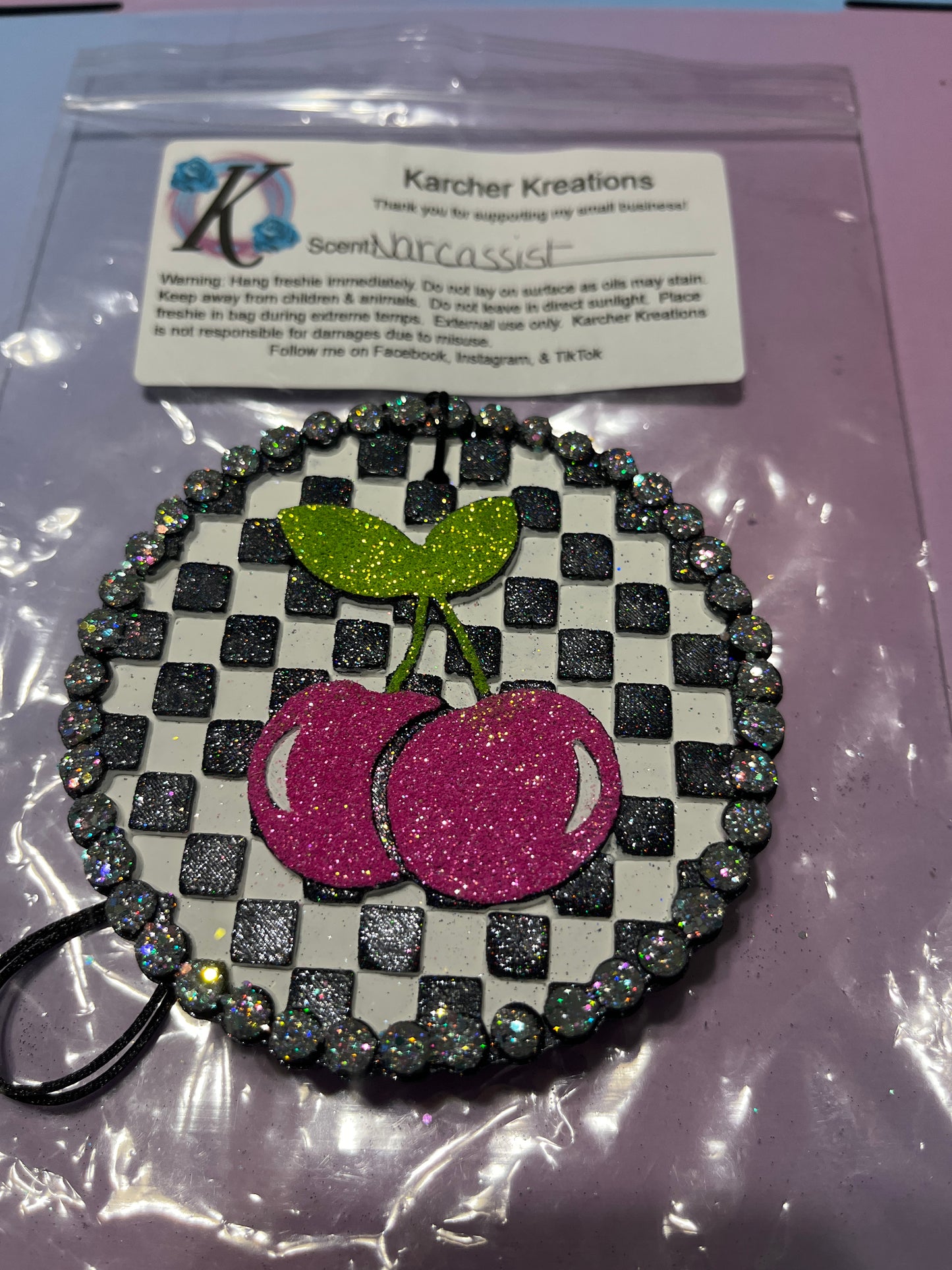 Round Checkered Print Cherry- Narcassist