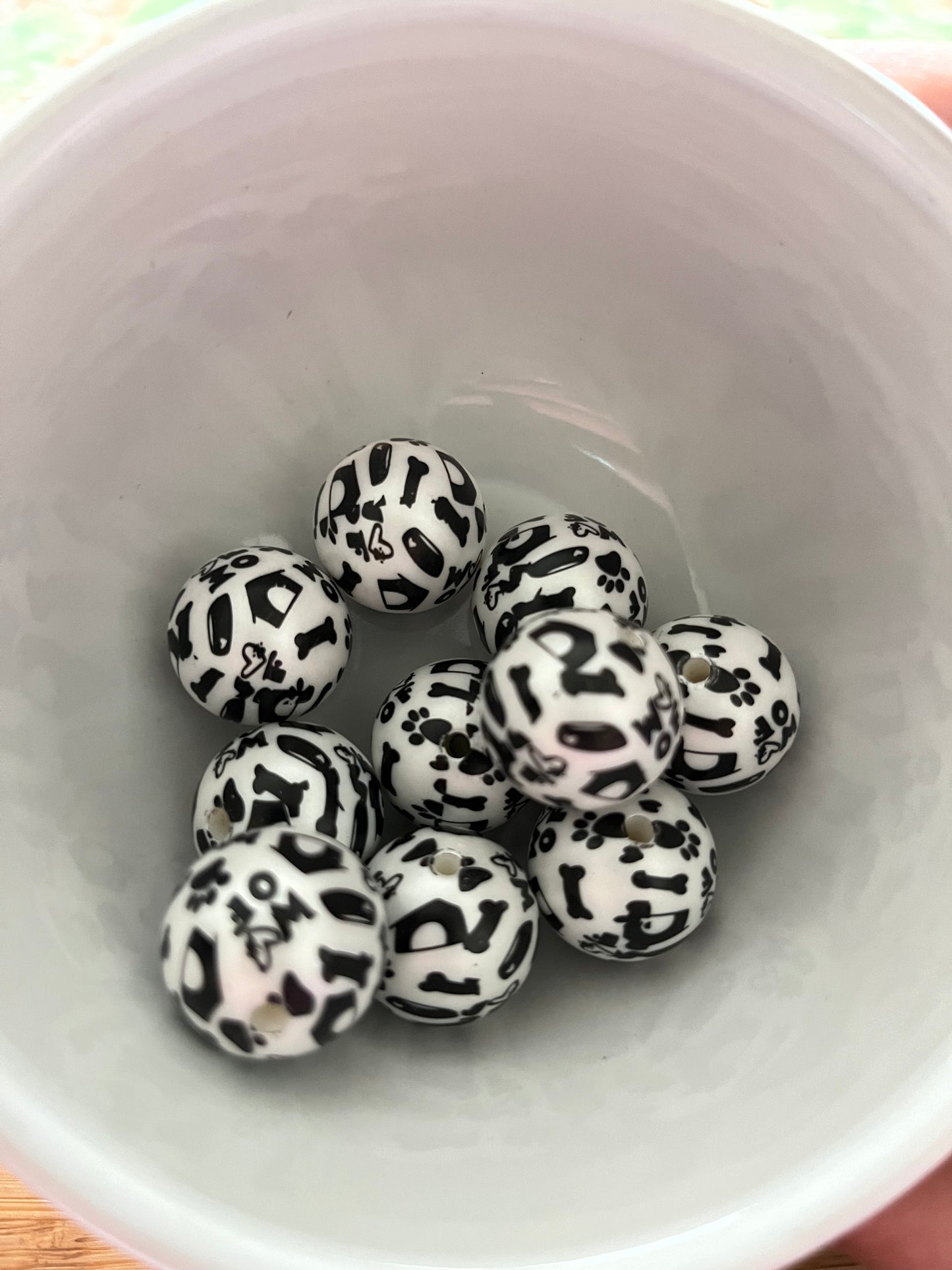 Dog/woof 20mm Bubblegum Beads