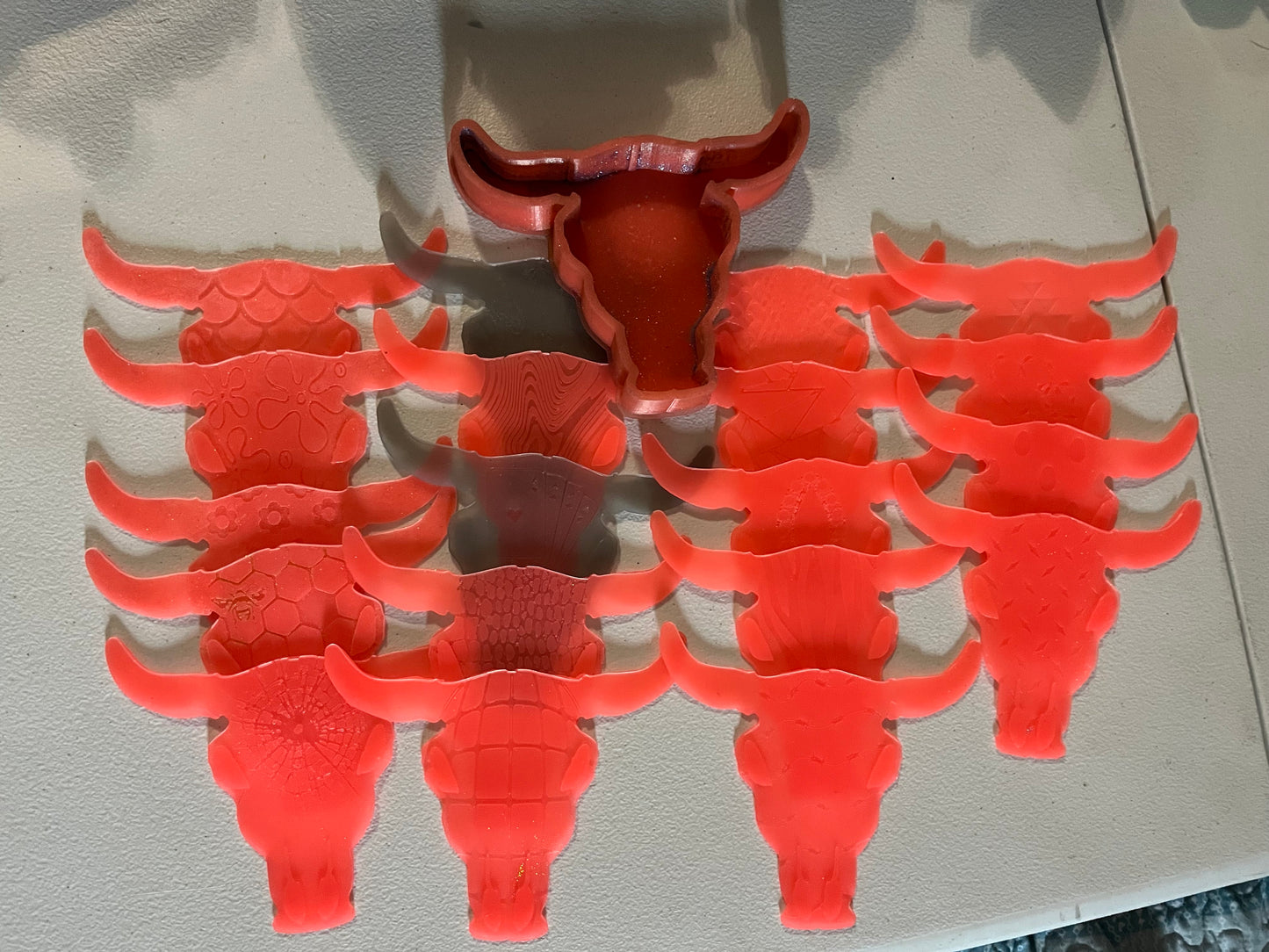 XL Bullskull with 19 Inserts Destash