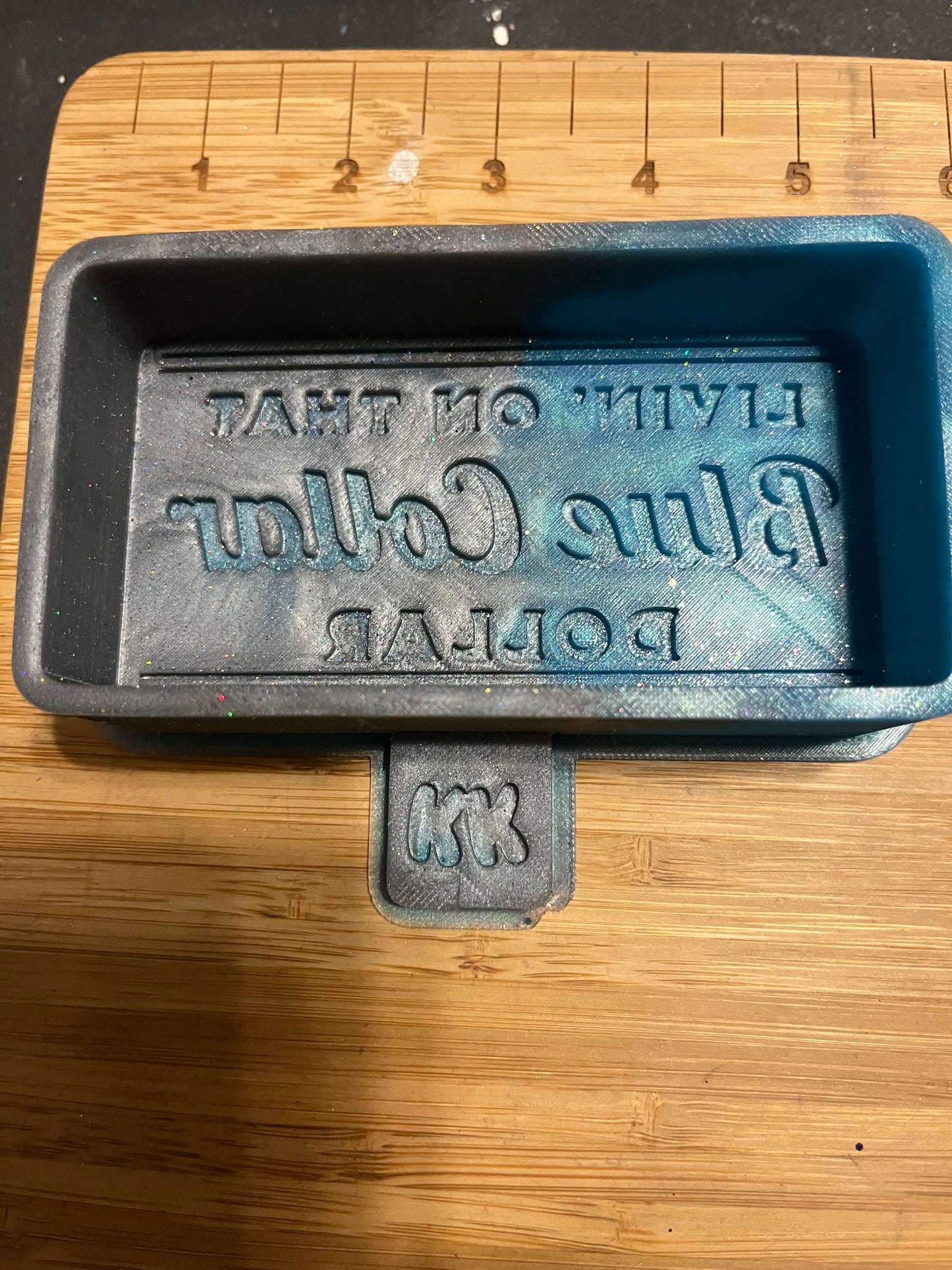 Livin on that blue collar dollar  Destash