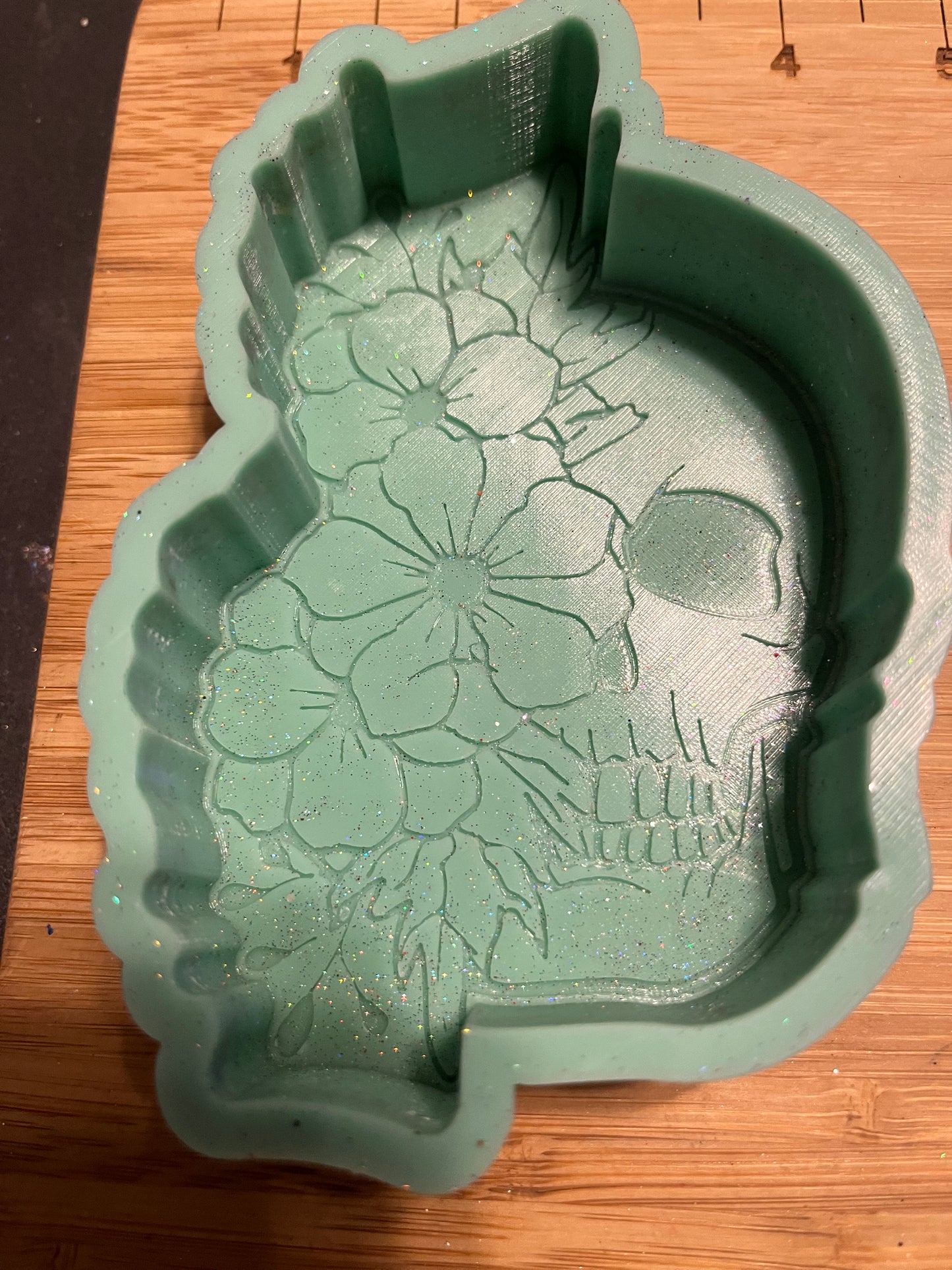 Skull with flowers Destash