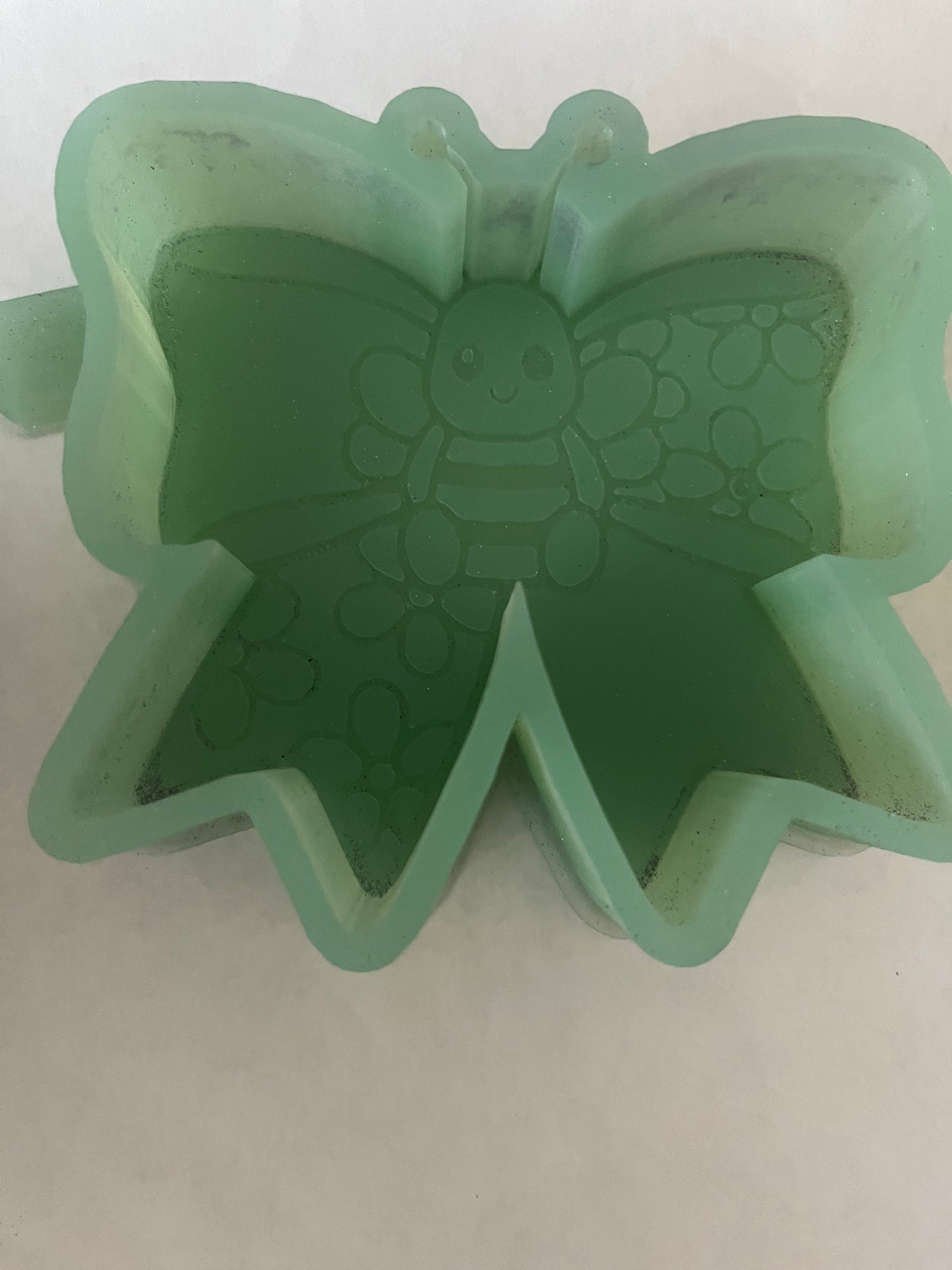 Bee Bow Destash