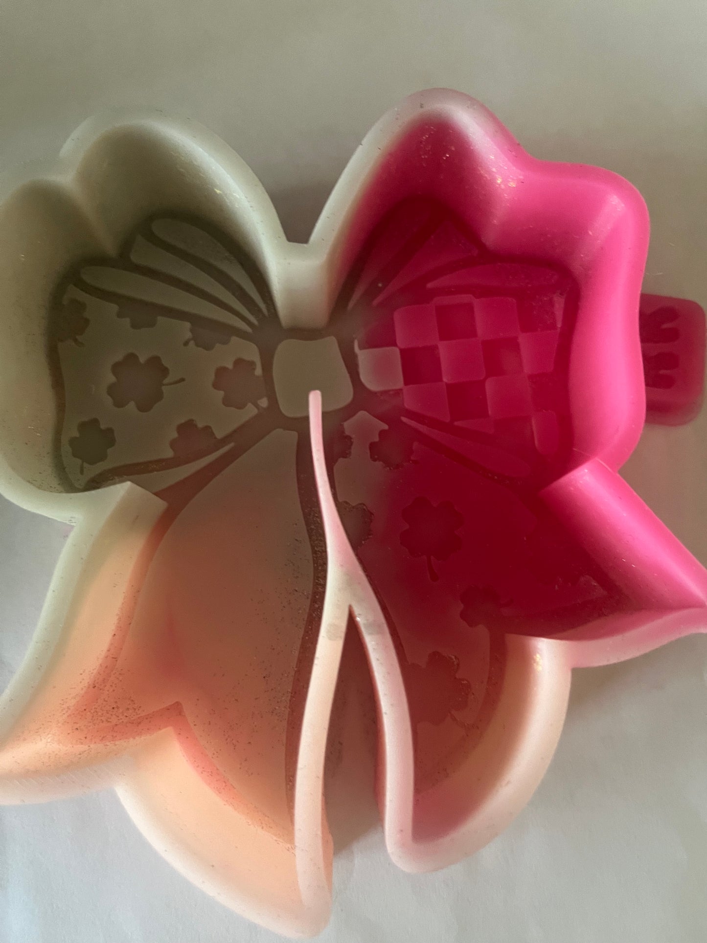 Bow with Check print and clovers Destash
