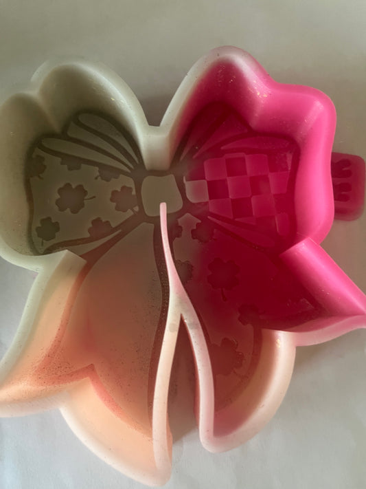 Bow with Check print and clovers Destash
