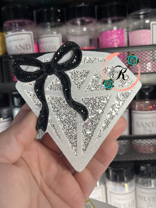 Diamond With Bow Freshie