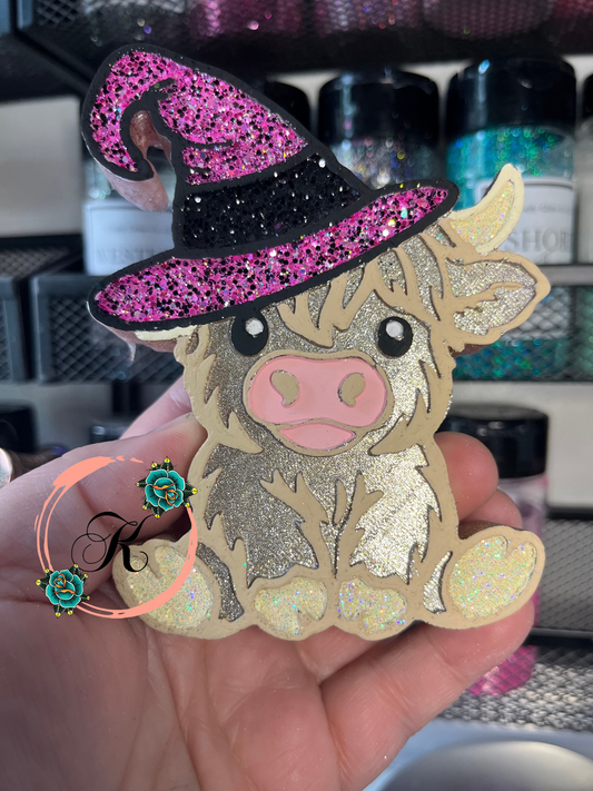 Highland Cow With Witch Hat Freshie