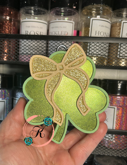 Clover with Bow Freshie