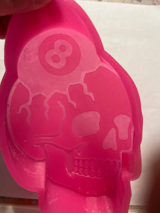 Skull with 8ball Destash