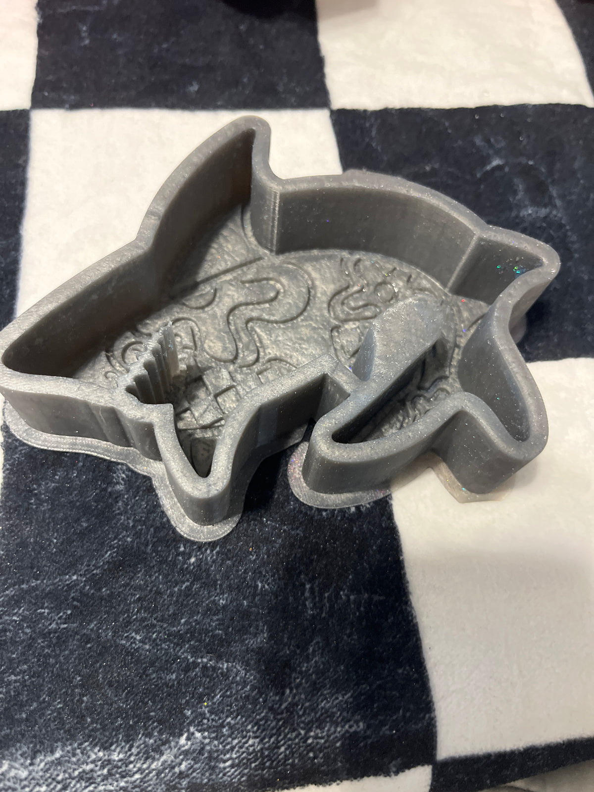 Retro Shark Destash