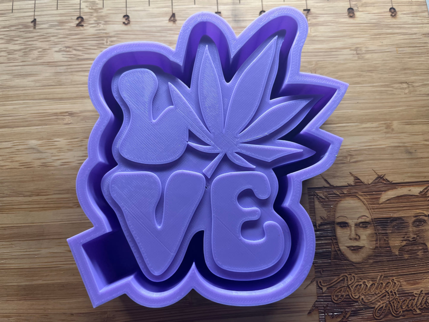 Love Pot Leaf Mold